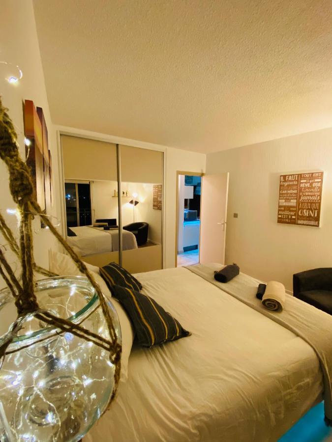 Appartement Cote D'Azur Plage - Piscine - Tennis Villeneuve-Loubet Ngoại thất bức ảnh